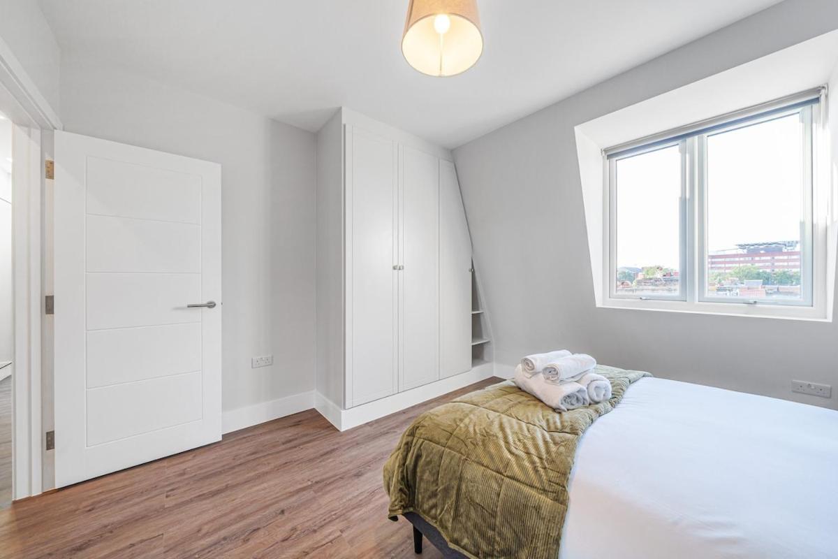 2 Bed Spacious Brand New Flat Apartamento Londres