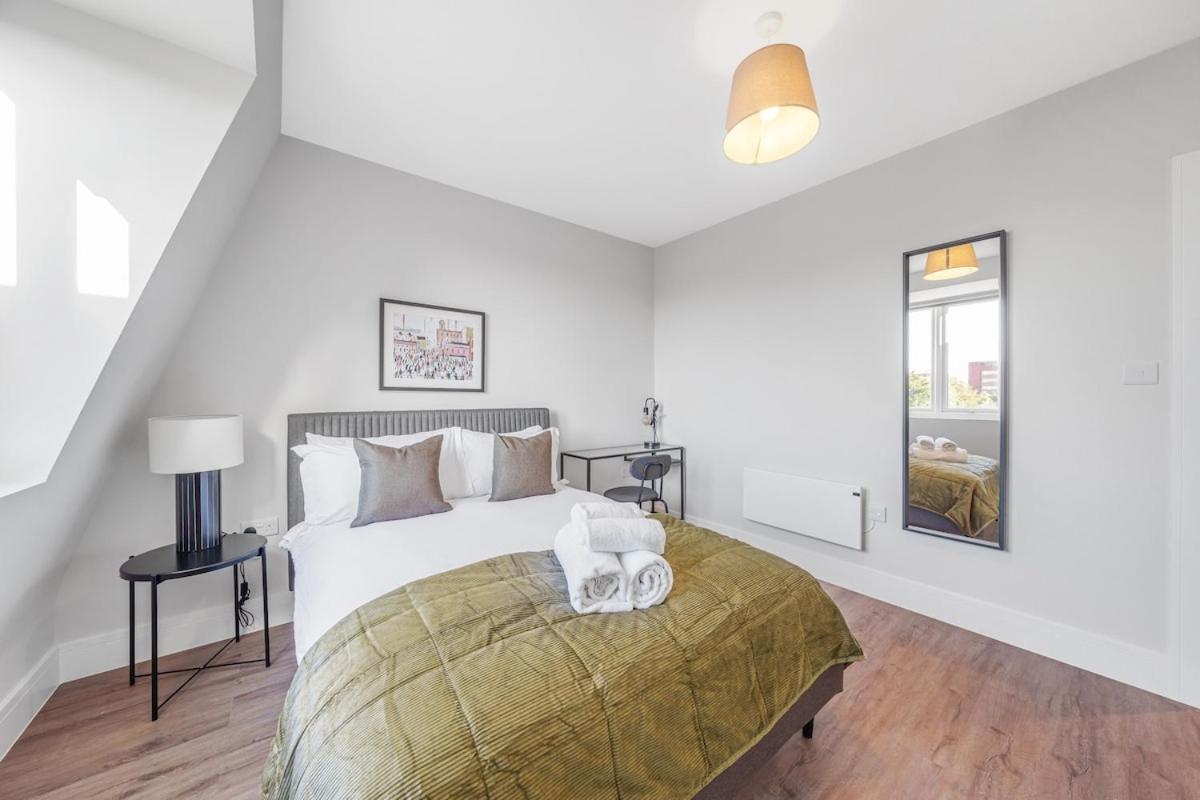 Apartamento 2 Bed Spacious Brand New Flat Londres